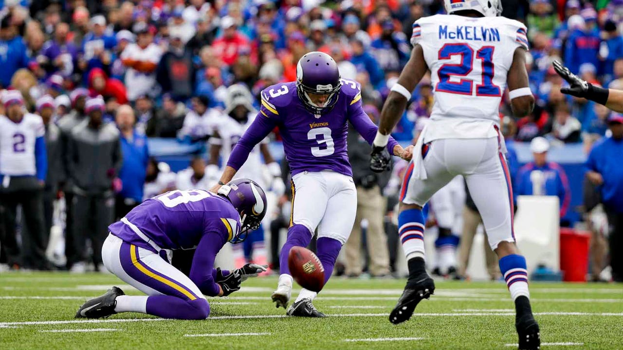 Vikings kicker Walsh signs contract extension